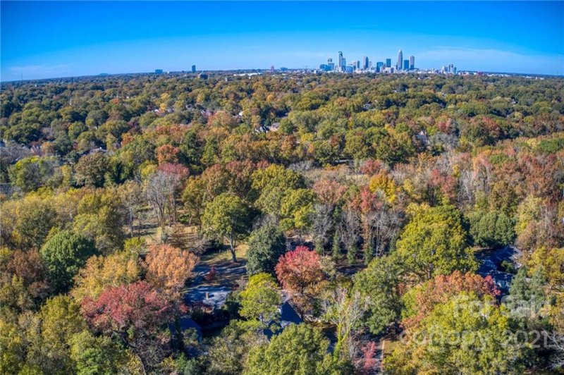 Property image 4 at 113 Placid Place, Charlotte, NC 28211