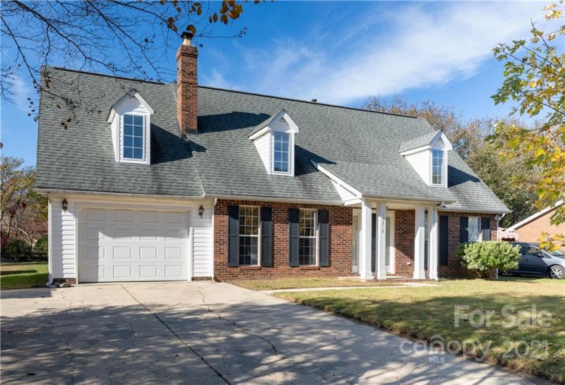 Property image 2 at 13319 Krislyn Woods Place, Charlotte, NC 28278