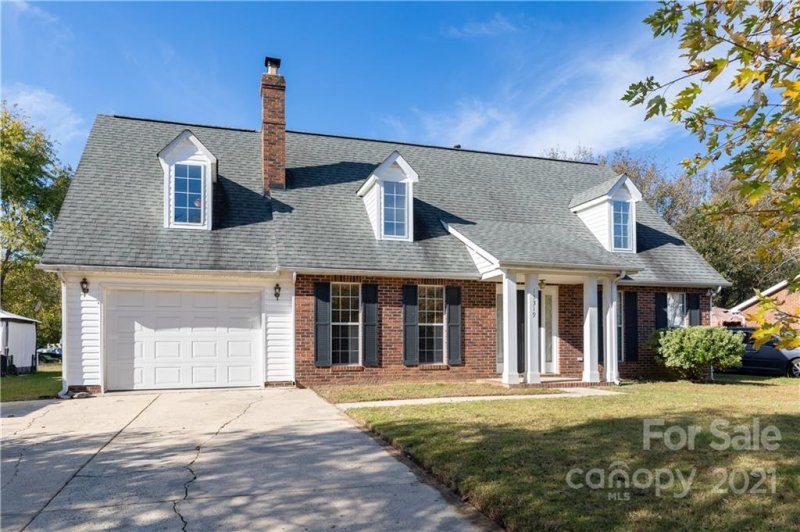 Property image 4 at 13319 Krislyn Woods Place, Charlotte, NC 28278