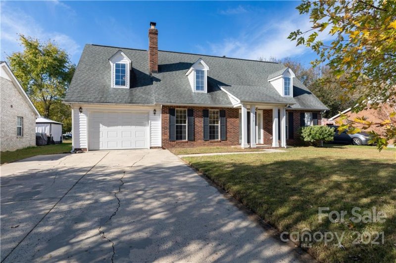 Property image 5 at 13319 Krislyn Woods Place, Charlotte, NC 28278