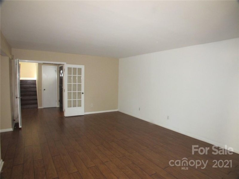 Property image 2 at 7814 Hummingbird Lane, Charlotte, NC 28212