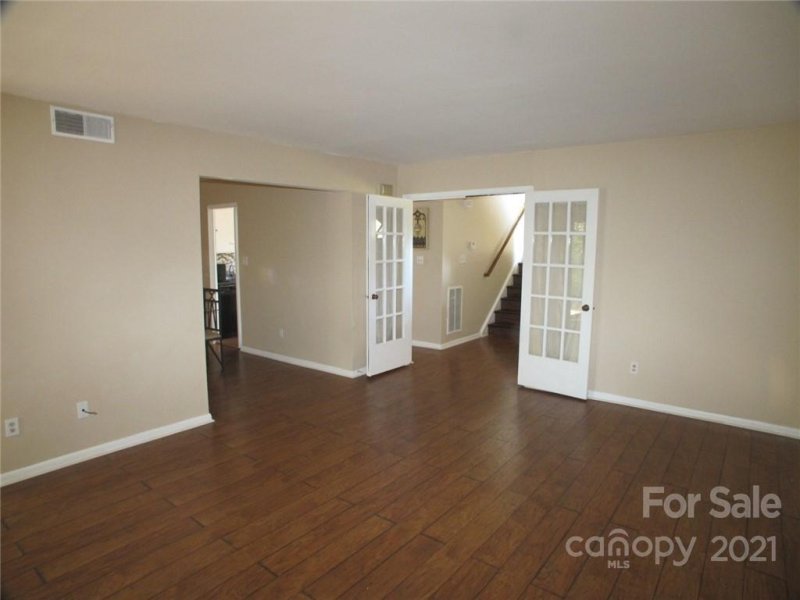 Property image 3 at 7814 Hummingbird Lane, Charlotte, NC 28212