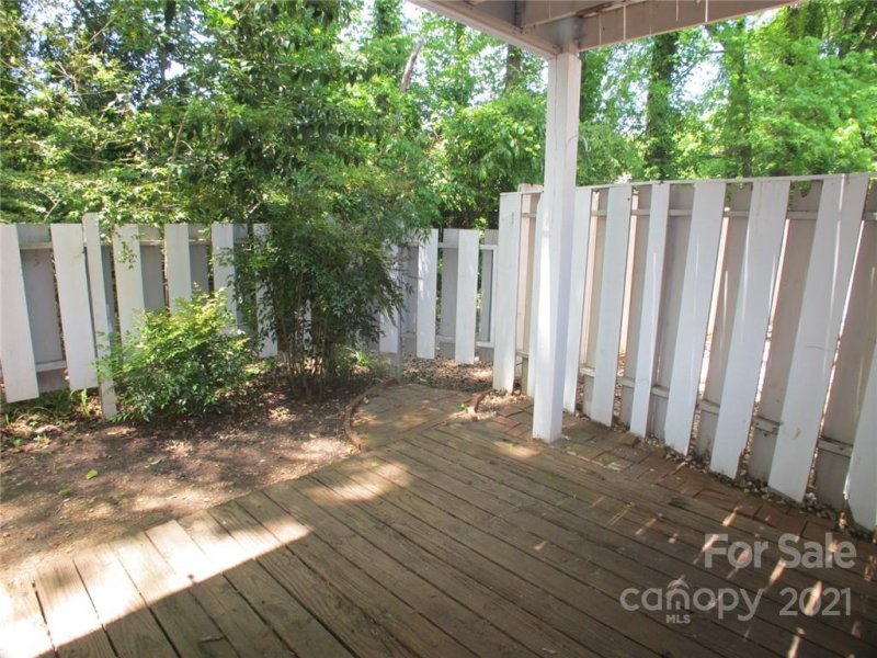 Property image 5 at 7814 Hummingbird Lane, Charlotte, NC 28212