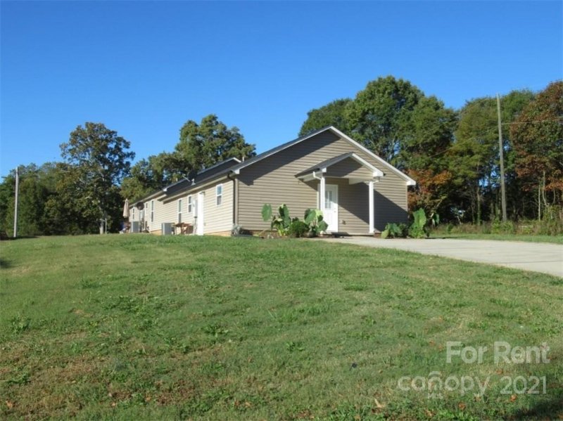 Property image 2 at 404 S Flint Street, Lincolnton, NC 28092