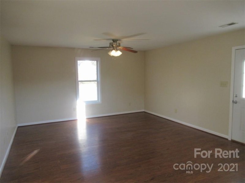 Property image 4 at 404 S Flint Street, Lincolnton, NC 28092