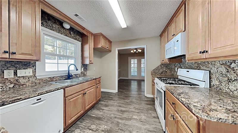 Property image 4 at 10140 Crayton Drive, Charlotte, NC 28269