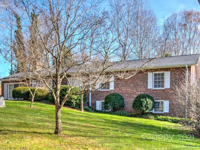 Property image 3 at 139 Brookgreen Lane, Hendersonville, NC 28739