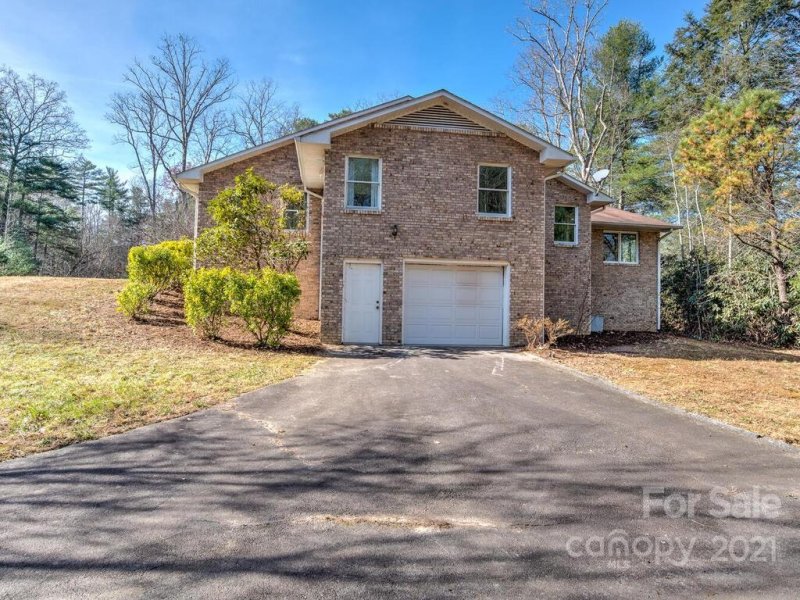 Property image 4 at 305 Benjamins Way, Hendersonville, NC 28792