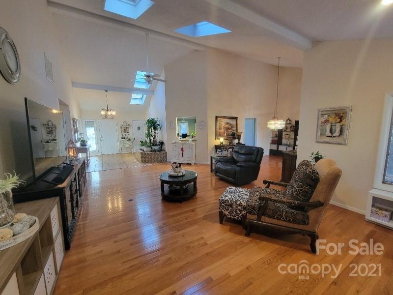 Property image 4 at 901 Amanda Drive, Matthews, NC 28104