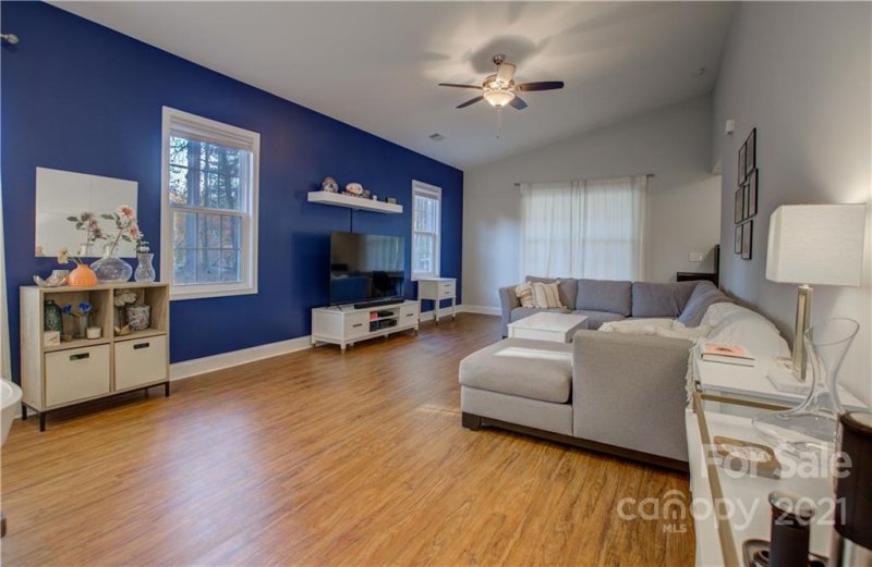 Property image 4 at 408 Gray Drive, Charlotte, NC 28213