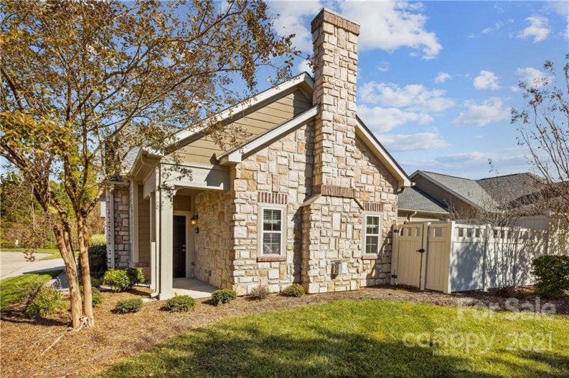 Property image 4 at 4887 Polo Gate Boulevard, Charlotte, NC 28216