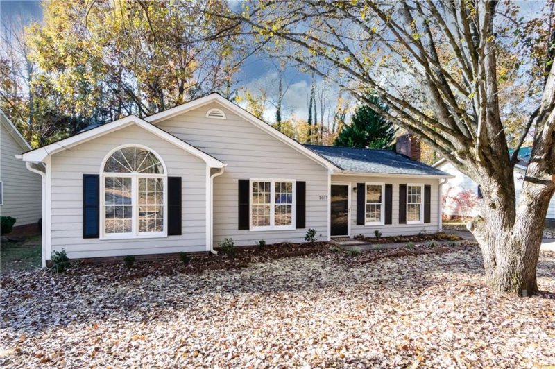 Property image 3 at 7017 Streamside Drive, Charlotte, NC 28212