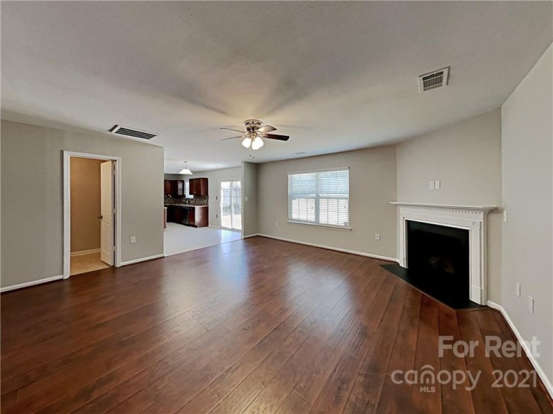 Property image 5 at 5615 Graypark Drive, Charlotte, NC 28269