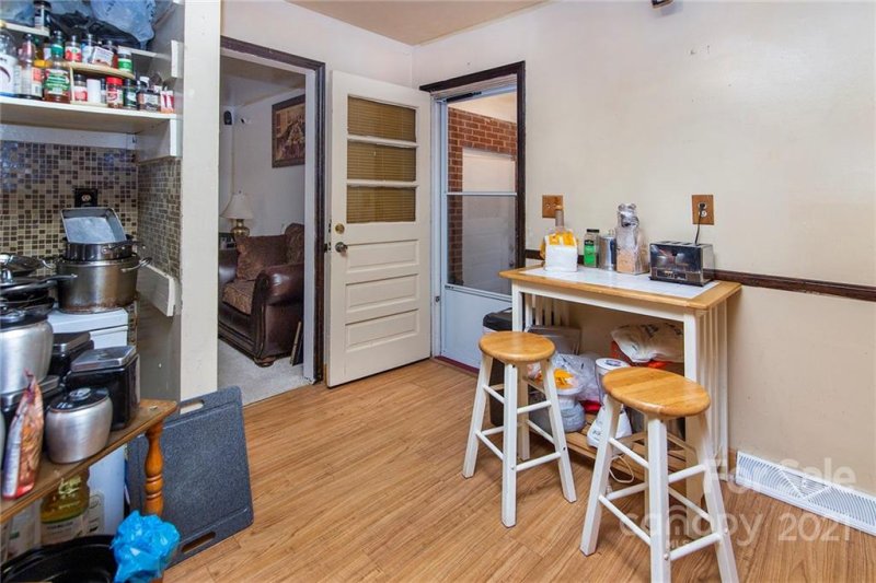 Property image 5 at 627 Wilbrown Circle, Charlotte, NC 28217