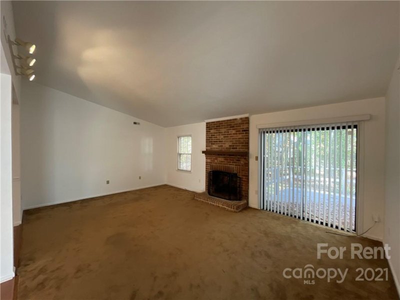 Property image 2 at 8209 Arrowsmith Lane, Charlotte, NC 28270