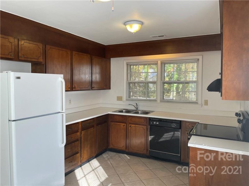 Property image 5 at 8209 Arrowsmith Lane, Charlotte, NC 28270