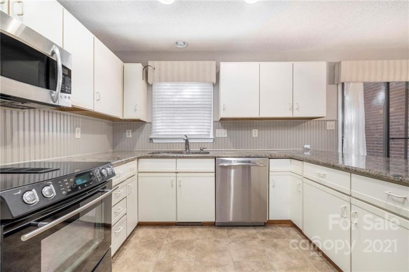 Property image 4 at 5207 Wimbleton Court, Charlotte, NC 28226