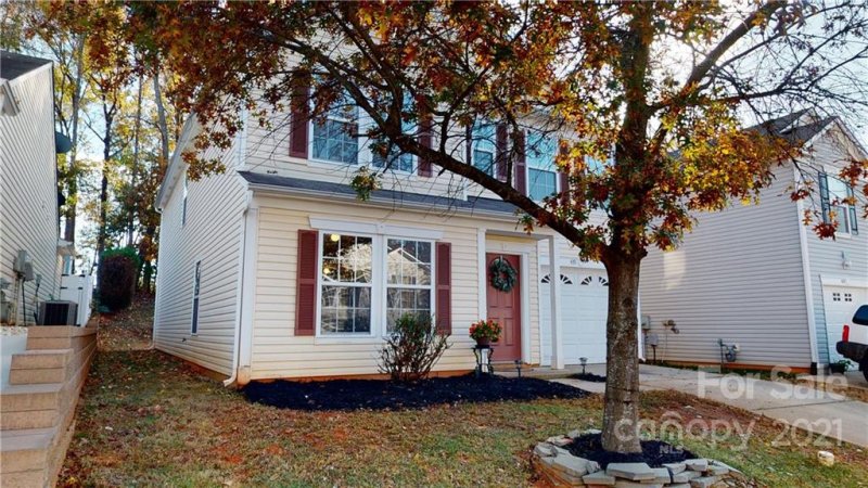 Property image 3 at 435 Presidents Court, Charlotte, NC 28217