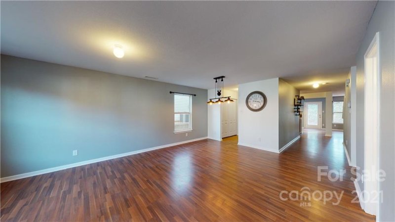 Property image 4 at 435 Presidents Court, Charlotte, NC 28217