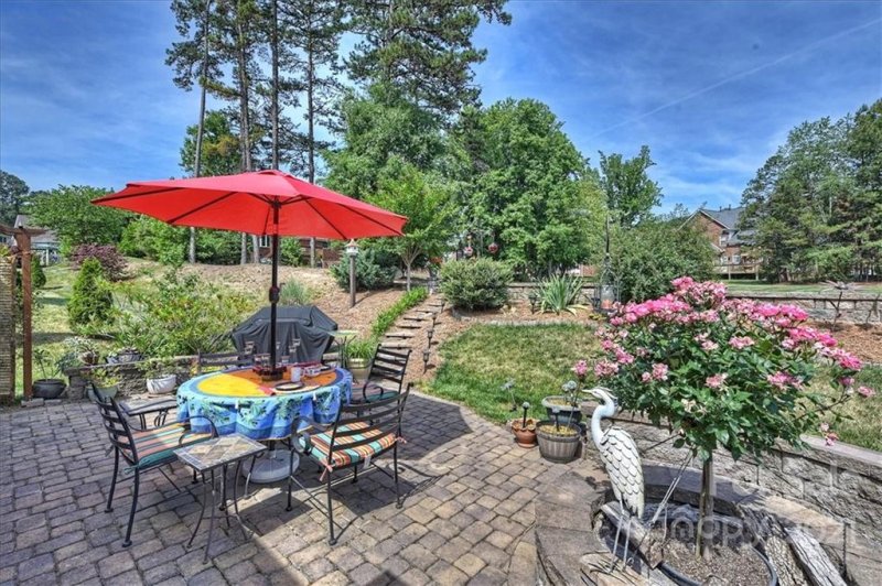 Property image 3 at 5224 Poplar Knoll Drive, Matthews, NC 28105