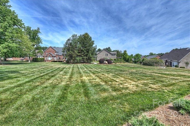 Property image 5 at 5224 Poplar Knoll Drive, Matthews, NC 28105