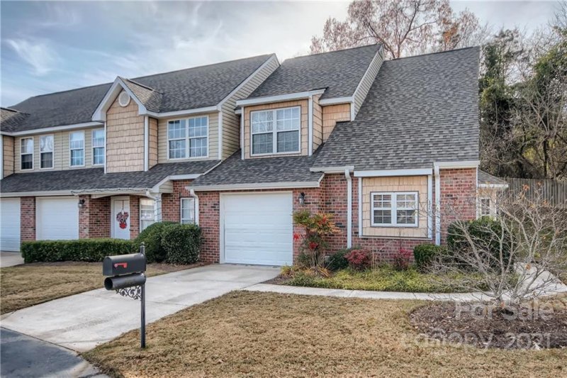 Property image 3 at 312 Valley Brook Lane, Concord, NC 28025