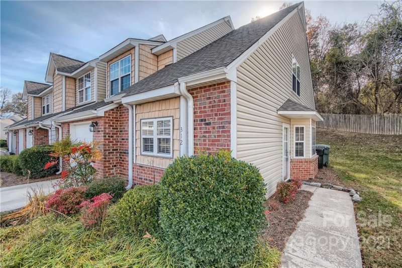 Property image 4 at 312 Valley Brook Lane, Concord, NC 28025