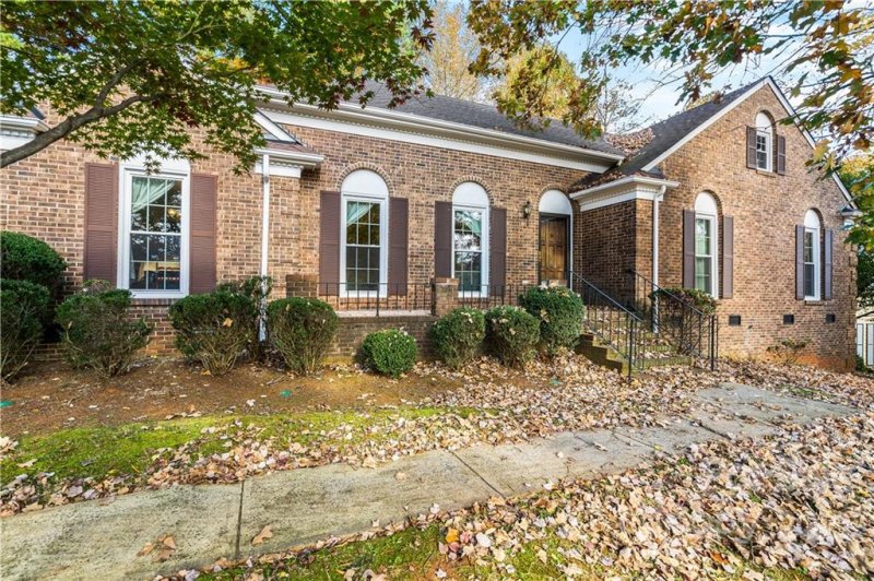 Property image 2 at 8209 Charles Crawford Drive, Charlotte, NC 28269