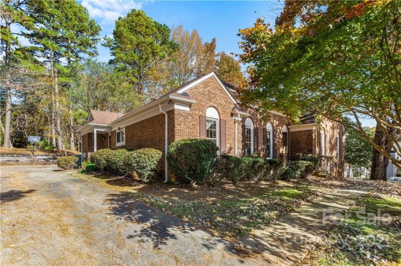 Property image 3 at 8209 Charles Crawford Drive, Charlotte, NC 28269