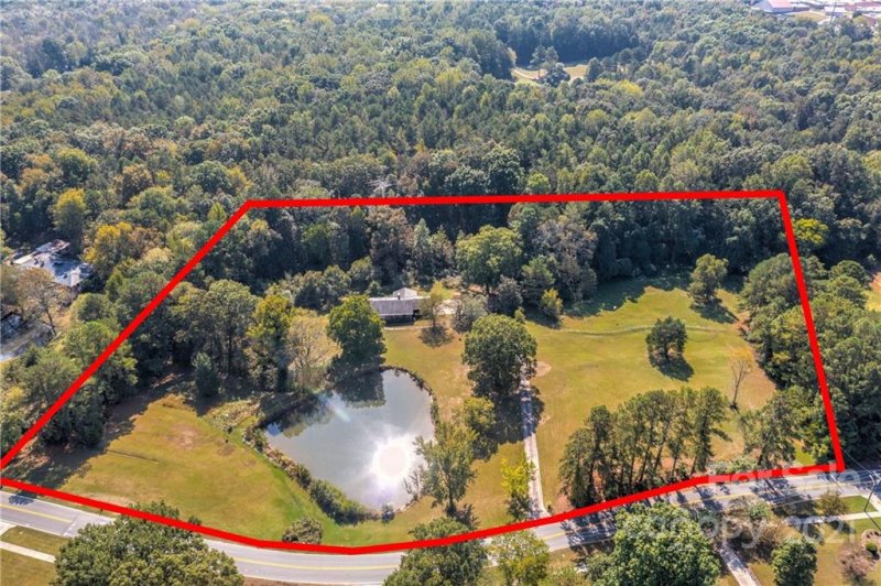 Property image 2 at 426 Boyce Road, Charlotte, NC 28211
