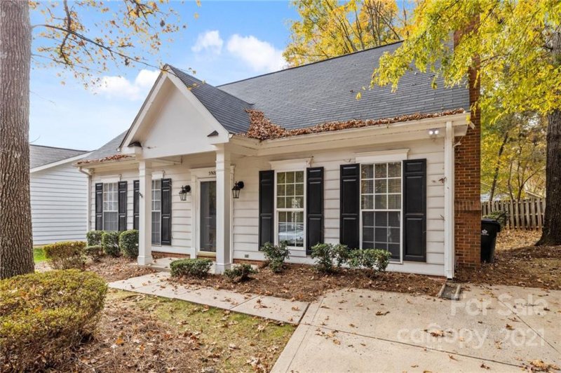 Property image 4 at 5918 Bayswater Lane, Charlotte, NC 28212