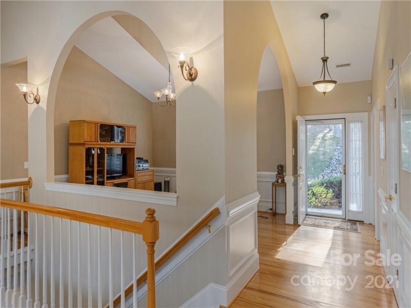 Property image 2 at 106 Jasmine Lane, Asheville, NC 28803