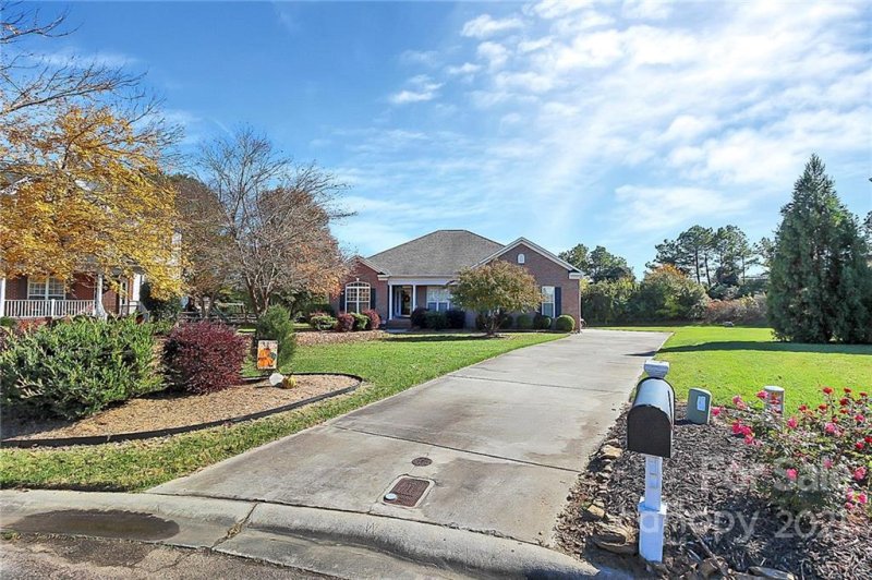 Property image 3 at 7799 Coachman Court, Harrisburg, NC 28075