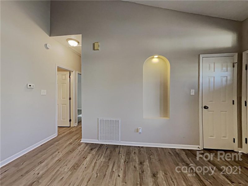 Property image 5 at 423 Cottonwood Park Drive, Charlotte, NC 28214