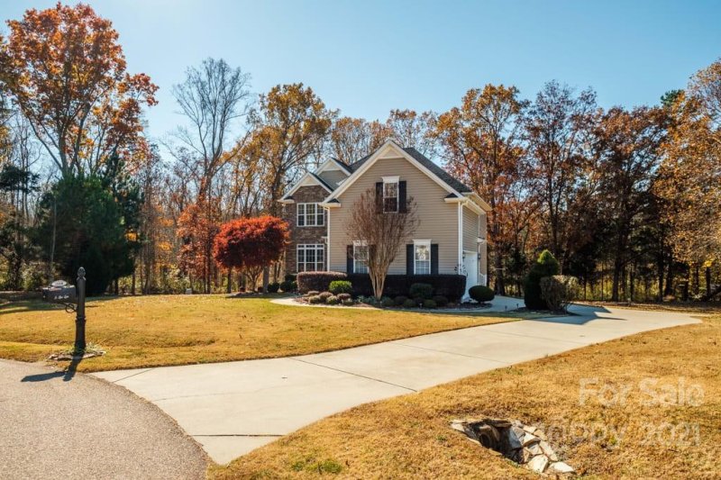 Property image 3 at 1038 S Lilac Lane, Salisbury, NC 28147