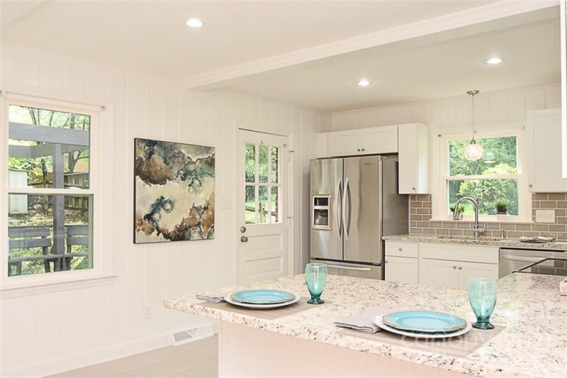 Property image 2 at 1423 Tarrington Avenue, Charlotte, NC 28205