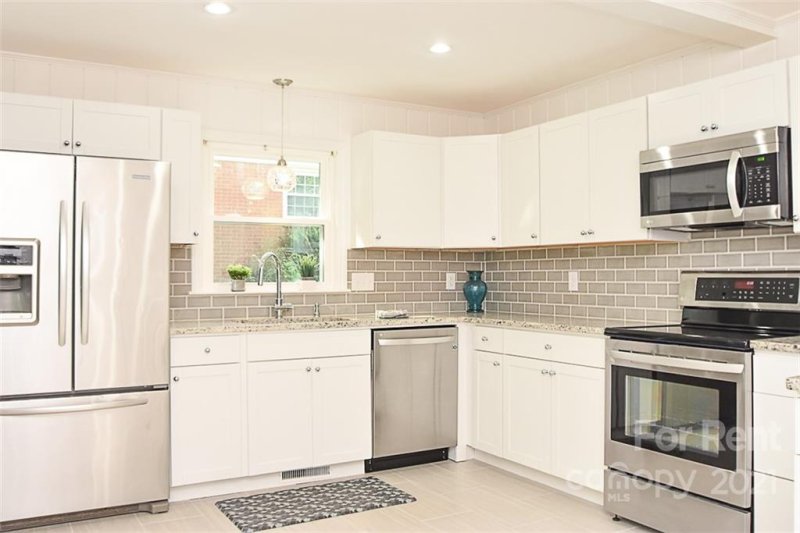 Property image 4 at 1423 Tarrington Avenue, Charlotte, NC 28205