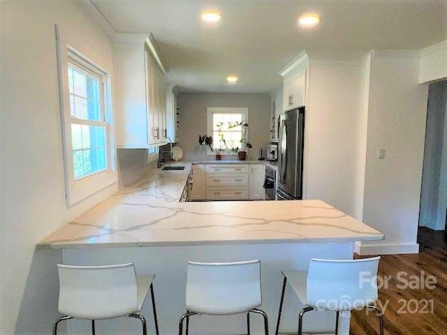 Property image 5 at 208 Point Circle, Belmont, NC 28012