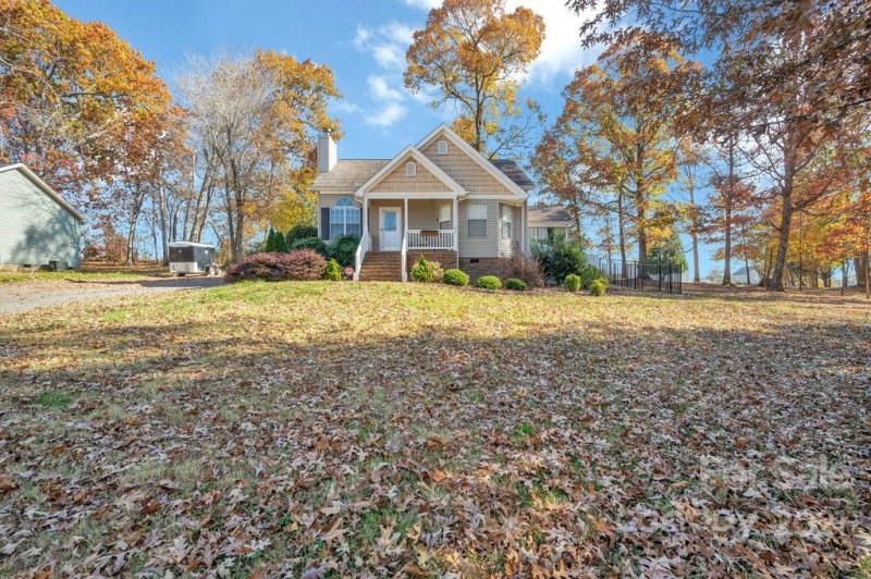 Property image 2 at 139 Greenwich Drive, Statesville, NC 28677