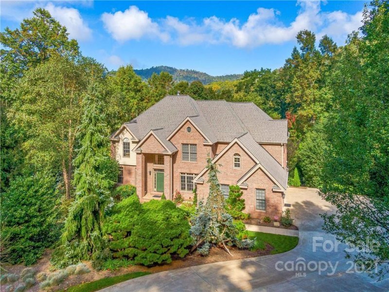 24 Hearthstone Drive