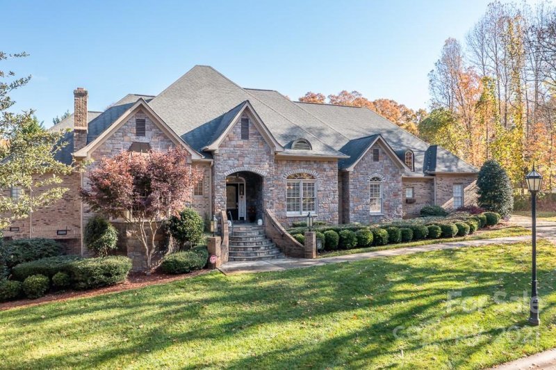 Property image 2 at 8108 Bayview Lane, Belmont, NC 28012