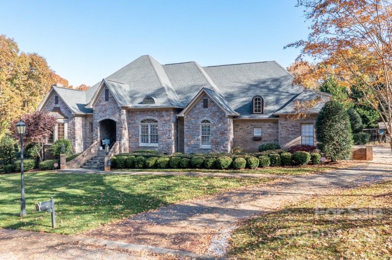 Property image 3 at 8108 Bayview Lane, Belmont, NC 28012