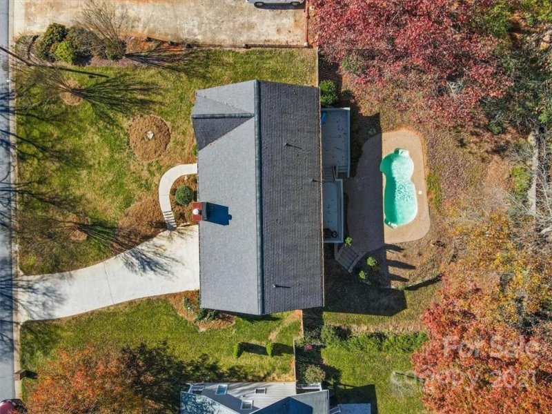 Property image 2 at 307 31st Avenue Court, Hickory, NC 28601