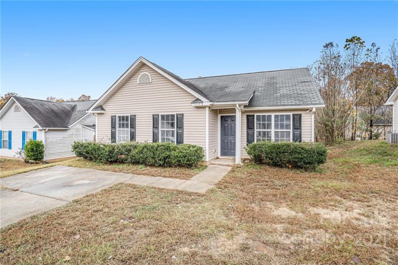 Property image 3 at 5429 Morning Breeze Lane, Charlotte, NC 28208