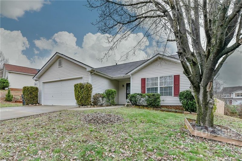 Property image 2 at 2111 Pleasant Dale Drive, Charlotte, NC 28214