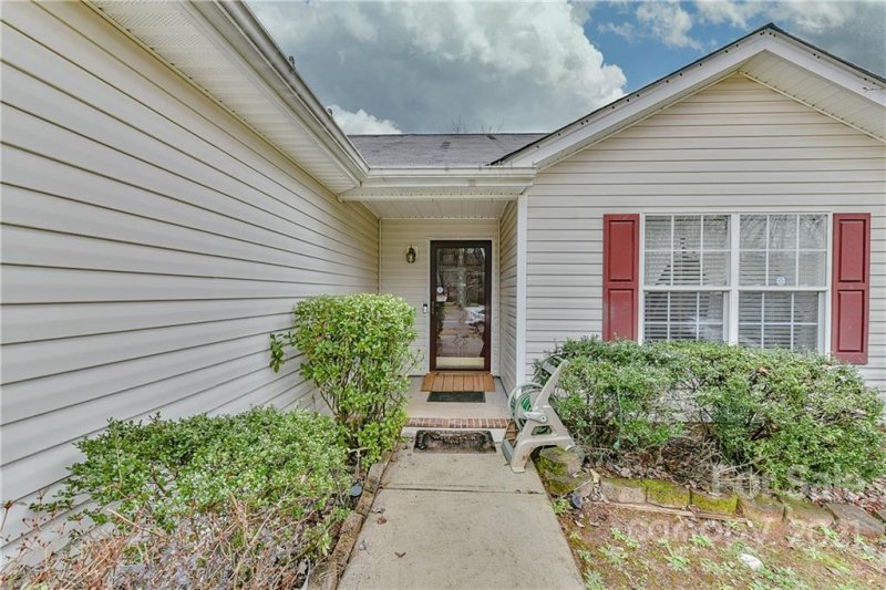 Property image 3 at 2111 Pleasant Dale Drive, Charlotte, NC 28214