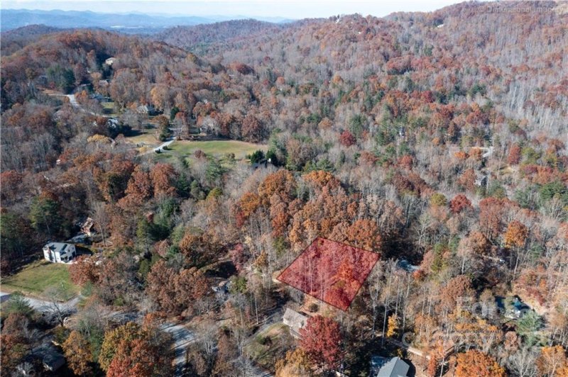 Property image 4 at 9999 Sandpiper Palisades Street, Hendersonville, NC 28791