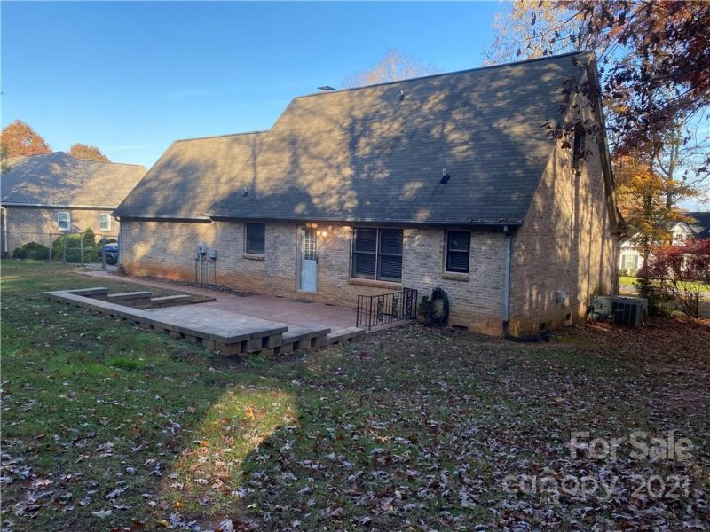 Property image 2 at 2520 36th Avenue, Hickory, NC 28601