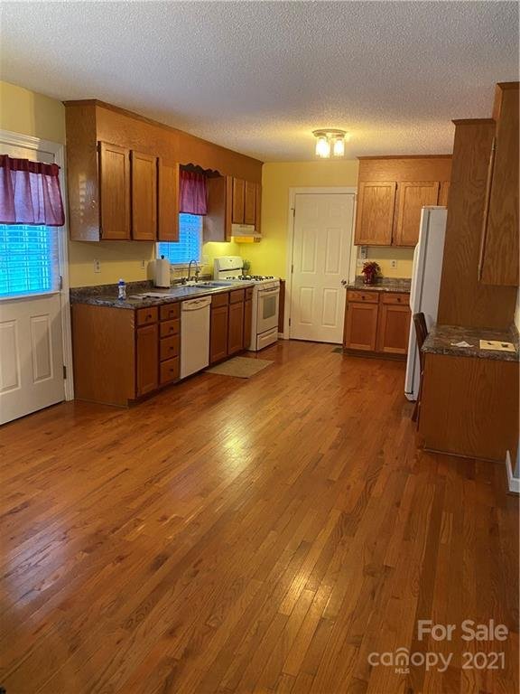 Property image 3 at 2520 36th Avenue, Hickory, NC 28601