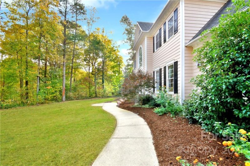 Property image 2 at 9931 Hanging Moss Trail, Mint Hill, NC 28227